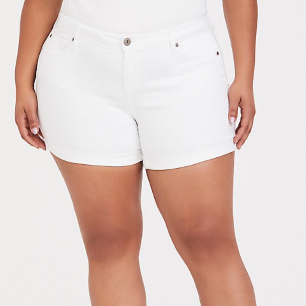 Torrid Size 18 White Denim Shorts